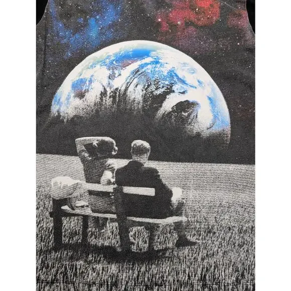 True Religion World Tour Mens T-Shirt XS Planet Stargazing Couple Park Bench Y2K - Picture 4 of 4